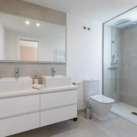 Beachside , 3 Bedroom Townhouse In Casa de Férias Marbella