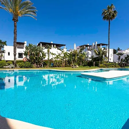 Beachside , 3 Bedroom Townhouse In Marbella