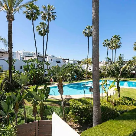 Beachside , 3 Bedroom Townhouse In *